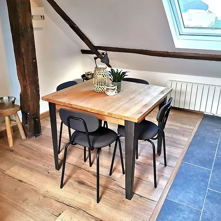 Deux Pieces Sous Les Toits * Tours