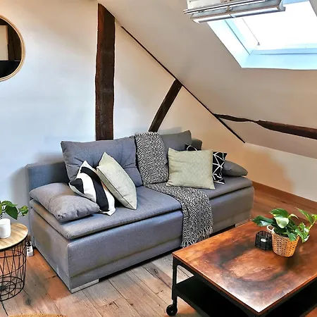 Deux Pieces Sous Les Toits *