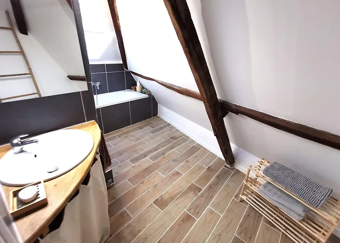 Deux Pieces Sous Les Toits 图尔