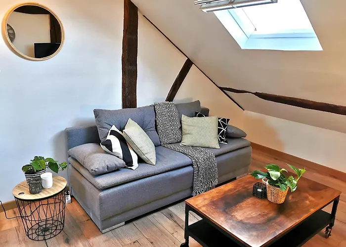 Deux Pieces Sous Les Toits *